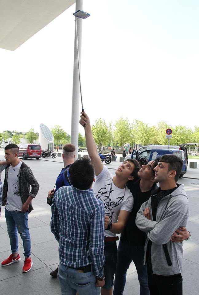 Migranten vor dem Reichstag