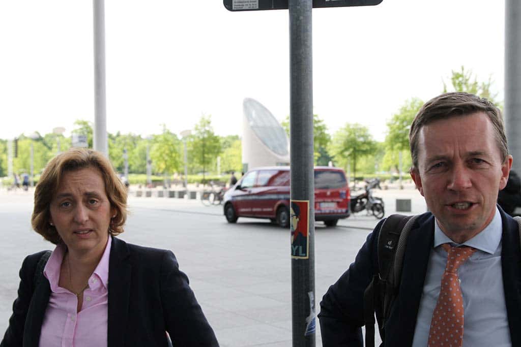 AfD vor dem Reichstag in Berlin